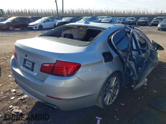 ✅ 2011 BMW 5 Series 550i • VIN: WBAFR9C50BC617487 • Lot: 44093942. Wystawiony na IAAI z przebiegiem 37 094 mil. Bezpłatny archiwum sprzedaży aukcyjnych z USA i szczegółowy raport historii pojazdu na DreamBid. Zdjęcie 4.