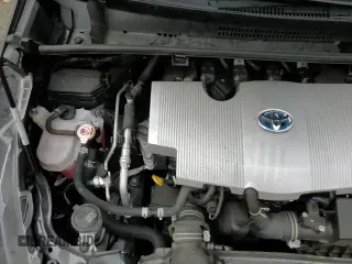 ✅ 2021 Toyota Prius XLE • VIN: JTDL9MFU0M3028227 • Lot: 92247245. Listed on Copart with 81,491 mi. Free auction sales archive from the USA and detailed vehicle history report at DreamBid. Image 14.