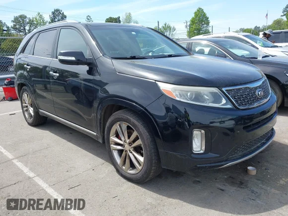 ✅ 2015 Kia Sorento SX Limited • VIN: 5XYKW4A7XFG634722 • Lot: 44831828. Listed on IAAI with 257,833 mi. Free auction sales archive from the USA and detailed vehicle history report at DreamBid. Image 1.