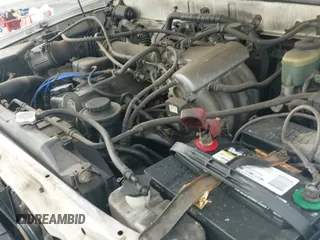 ✅ 1999 Toyota 4Runner • VIN: JT3GM84R4X0037450 • Lot: 43719437. Wystawiony na IAAI z przebiegiem 251 859 mil. Bezpłatny archiwum sprzedaży aukcyjnych z USA i szczegółowy raport historii pojazdu na DreamBid. Zdjęcie 18.