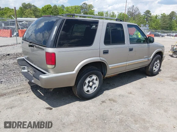 ✅ 2004 Chevrolet Blazer LS • VIN: 1GNDT13X34K167283 • Lot: 44867471. Wystawiony na IAAI z przebiegiem 150 362 mil. Bezpłatny archiwum sprzedaży aukcyjnych z USA i szczegółowy raport historii pojazdu na DreamBid. Zdjęcie 4.