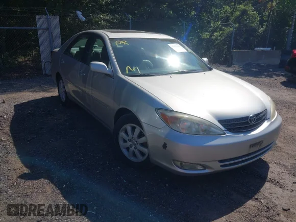 ✅ 2004 Toyota Camry LE • VIN: 4T1BF30K04U579883 • Lot: 45625608. Wystawiony na IAAI z przebiegiem 147 346 mil. Bezpłatny archiwum sprzedaży aukcyjnych z USA i szczegółowy raport historii pojazdu na DreamBid. Zdjęcie 1.
