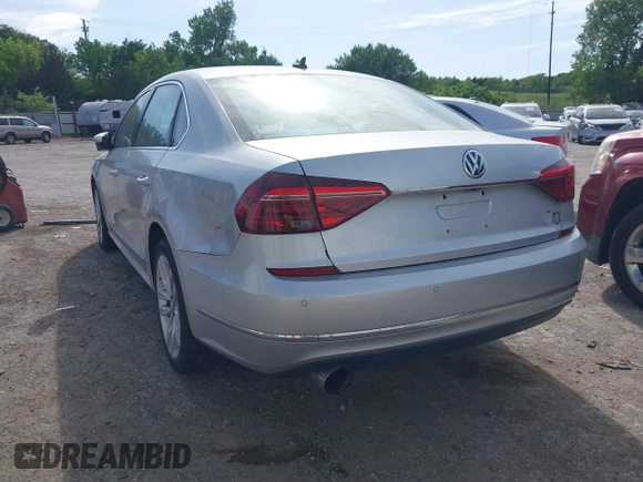 ✅ 2017 Volkswagen Passat SEL Premium • VIN: 1VWCT7A39HC048271 • Lot: 44996513. Wystawiony na IAAI z przebiegiem 134 391 mil. Bezpłatny archiwum sprzedaży aukcyjnych z USA i szczegółowy raport historii pojazdu na DreamBid. Zdjęcie 3.