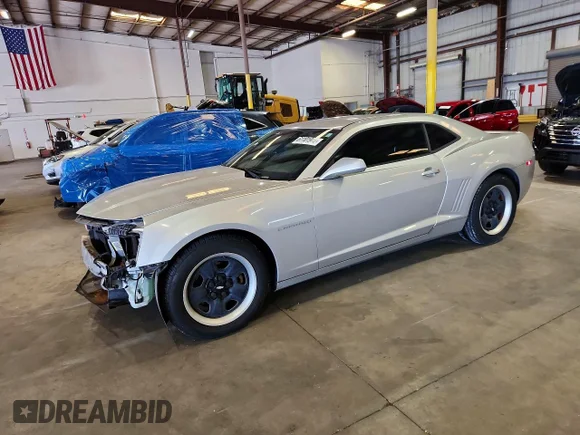 ✅ 2012 Chevrolet Camaro 1LS • VIN: 2G1FE1E39C9198455 • Lot: 61101906. Wystawiony na Copart z przebiegiem 88 457 mil. Bezpłatny archiwum sprzedaży aukcyjnych z USA i szczegółowy raport historii pojazdu na DreamBid. Zdjęcie 1.