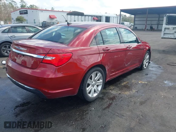 ✅ 2012 Chrysler 200 Touring • VIN: 1C3CCBBB1CN300723 • Lot: 44422552. Wystawiony na IAAI z przebiegiem 75 152 mil. Bezpłatny archiwum sprzedaży aukcyjnych z USA i szczegółowy raport historii pojazdu na DreamBid. Zdjęcie 4.