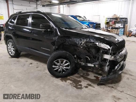 ✅ 2018 Jeep Cherokee Limited • VIN: 1C4PJLDB1JD553825 • Lot: 44688455. Wystawiony na IAAI z przebiegiem 130 209 mil. Bezpłatny archiwum sprzedaży aukcyjnych z USA i szczegółowy raport historii pojazdu na DreamBid. Zdjęcie 1.