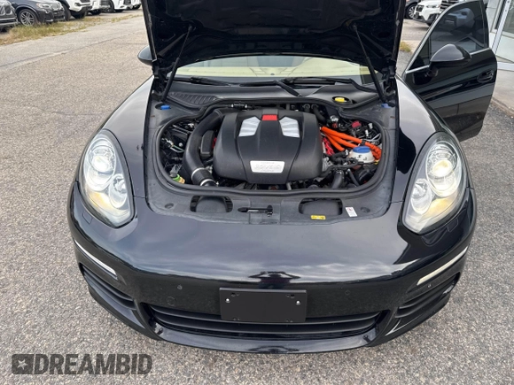 ✅ 2014 Porsche Panamera S E-Hybrid • VIN: WP0AD2A77EL044504 • Lot: 43347661. Wystawiony na IAAI z przebiegiem 88 520 mil. Bezpłatny archiwum sprzedaży aukcyjnych z USA i szczegółowy raport historii pojazdu na DreamBid. Zdjęcie 10.