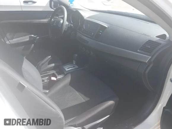 ✅ 2015 Mitsubishi Lancer ES • VIN: JA32U2FU9FU006401 • Lot: 42842116. Wystawiony na IAAI z przebiegiem 136 264 mil. Bezpłatny archiwum sprzedaży aukcyjnych z USA i szczegółowy raport historii pojazdu na DreamBid. Zdjęcie 5.
