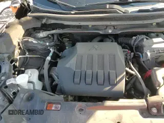 ✅ 2019 Mitsubishi Eclipse Cross SE • VIN: JA4AT5AA2KZ013910 • Лот: 90752785. Опубликован ранее на Copart с пробегом 62 162 миль. Бесплатный доступ к архиву аукционных продаж из США и подробный отчёт об истории автомобиля на DreamBid. Изображение 14.