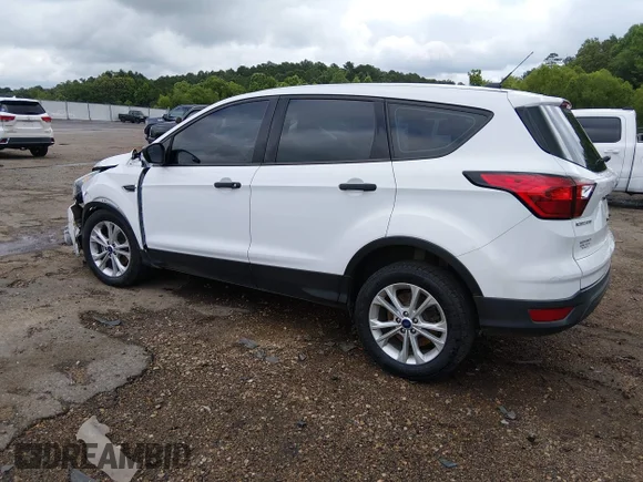 ✅ 2019 Ford Escape S • VIN: 1FMCU0F79KUB94508 • Лот: 45170242. Опубліковано раніше на IAAI з пробігом 126 997 миль. Безкоштовний доступ до архіву аукціонних продажів зі США та докладний звіт про історію автомобіля на DreamBid. Зображення 3.