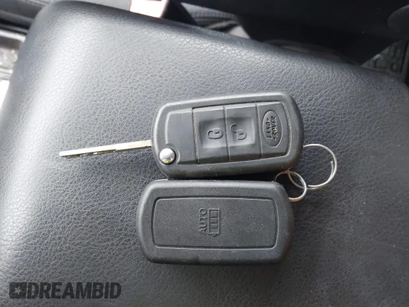 ✅ 2008 Land Rover LR3 SE • VIN: SALAE25478A444438 • Лот: 44110638. Опубліковано раніше на IAAI з пробігом 173 924 миль. Безкоштовний доступ до архіву аукціонних продажів зі США та докладний звіт про історію автомобіля на DreamBid. Зображення 11.