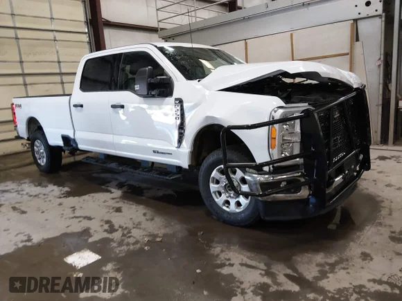 ✅ 2023 Ford F-250 Lariat • VIN: 1FT7W2BT8PEC34920 • Лот: 45349612. Опубліковано раніше на IAAI з пробігом 25 532 миль. Безкоштовний доступ до архіву аукціонних продажів зі США та докладний звіт про історію автомобіля на DreamBid. Зображення 1.