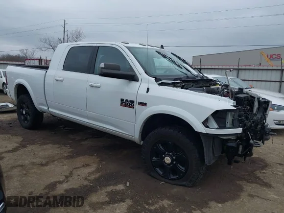 ✅ 2018 Ram 2500 Laramie • VIN: 3C6UR5NJ4JG328211 • Лот: 41690078. Опубліковано раніше на IAAI з пробігом 97 265 миль. Безкоштовний доступ до архіву аукціонних продажів зі США та докладний звіт про історію автомобіля на DreamBid. Зображення 1.