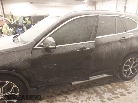 ✅ 2022 BMW X1 xDrive28i • VIN: WBXJG9C08N5U68877 • Лот: 41363443. Опубликован ранее на IAAI с пробегом 39 104 миль. Бесплатный доступ к архиву аукционных продаж из США и подробный отчёт об истории автомобиля на DreamBid. Изображение 6.