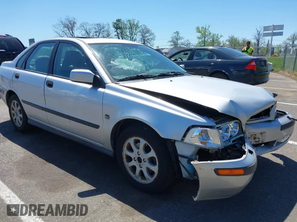 ✅ 2001 Volvo S40 • VIN: YV1VS29591F711165 • Lot: 42098357. Wystawiony na IAAI z przebiegiem 103 030 mil. Bezpłatny archiwum sprzedaży aukcyjnych z USA i szczegółowy raport historii pojazdu na DreamBid. Zdjęcie 1.
