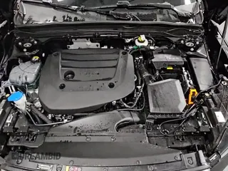 ✅ 2025 Volvo XC40 Core Bright Theme • VIN: YV4L12UJ8S2607387 • Lot: 93068095. Listed on Copart with 11,089 mi. Free auction sales archive from the USA and detailed vehicle history report at DreamBid. Image 15.