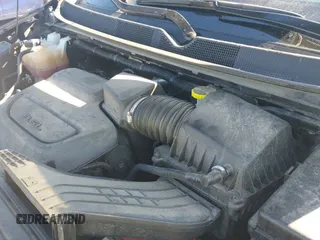 ✅ 2021 Chrysler Pacifica Touring • VIN: 2C4RC3FG8MR550806 • Lot: 43099773. Wystawiony na IAAI z przebiegiem 86 285 mil. Bezpłatny archiwum sprzedaży aukcyjnych z USA i szczegółowy raport historii pojazdu na DreamBid. Zdjęcie 19.