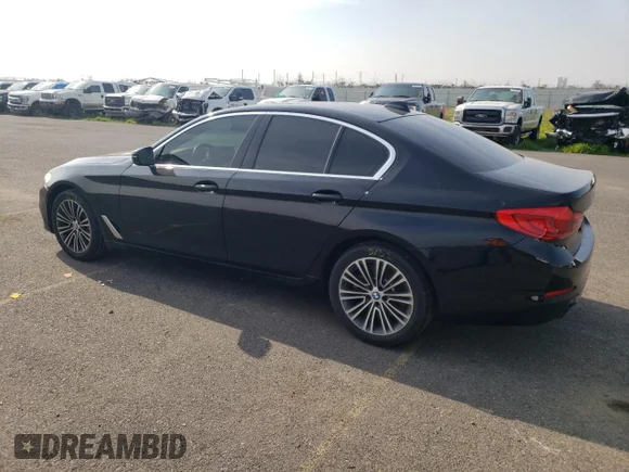 ✅ 2019 BMW 5 Series 530i • VIN: WBAJA5C56KWW15672 • Lot: 40285023. Wystawiony na Copart z przebiegiem 60 066 mil. Bezpłatny archiwum sprzedaży aukcyjnych z USA i szczegółowy raport historii pojazdu na DreamBid. Zdjęcie 2.