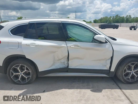 ✅ 2018 BMW X1 sDrive28i • VIN: WBXHU7C31J5L08808 • Lot: 43011400. Wystawiony na IAAI z przebiegiem 126 019 mil. Bezpłatny archiwum sprzedaży aukcyjnych z USA i szczegółowy raport historii pojazdu na DreamBid. Zdjęcie 6.