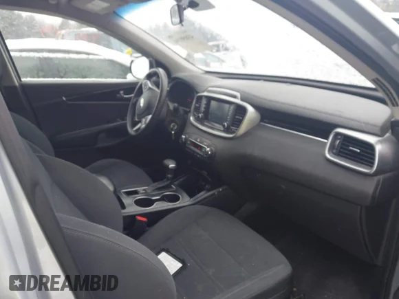 ✅ 2019 Kia Sorento LX • VIN: 5XYPGDA52KG480101 • Lot: 43850194. Wystawiony na IAAI z przebiegiem 134 125 mil. Bezpłatny archiwum sprzedaży aukcyjnych z USA i szczegółowy raport historii pojazdu na DreamBid. Zdjęcie 5.