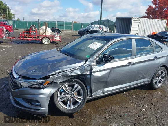 ✅ 2021 Volkswagen Jetta S • VIN: 3VWC57BU9MM083001 • Lot: 43586573. Wystawiony na IAAI z przebiegiem 55 025 mil. Bezpłatny archiwum sprzedaży aukcyjnych z USA i szczegółowy raport historii pojazdu na DreamBid. Zdjęcie 6.