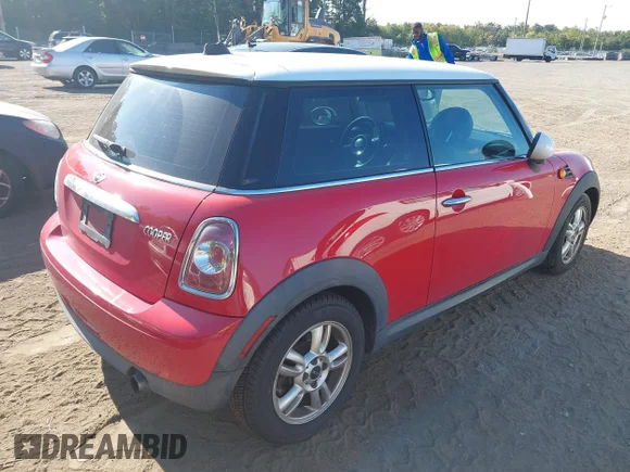 ✅ 2012 MINI Hardtop • VIN: WMWSU3C51CT263930 • Лот: 43168620. Опубликован ранее на IAAI с пробегом 145 100 миль. Бесплатный доступ к архиву аукционных продаж из США и подробный отчёт об истории автомобиля на DreamBid. Изображение 4.