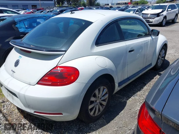 ✅ 2016 Volkswagen Beetle Wolfsburg Edition • VIN: 3VWF17AT5GM616743 • Лот: 42062036. Опубликован ранее на IAAI с пробегом 85 995 миль. Бесплатный доступ к архиву аукционных продаж из США и подробный отчёт об истории автомобиля на DreamBid. Изображение 4.