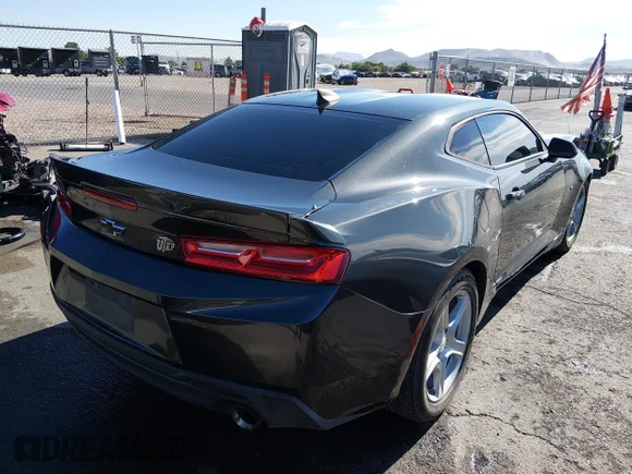 ✅ 2016 Chevrolet Camaro 1LT • VIN: 1G1FB1RS4G0193108 • Lot: 44895416. Wystawiony na IAAI z przebiegiem 48 404 mil. Bezpłatny archiwum sprzedaży aukcyjnych z USA i szczegółowy raport historii pojazdu na DreamBid. Zdjęcie 4.