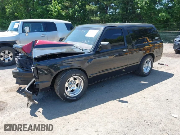 ✅ 1985 Chevrolet Blazer • VIN: 1G8CS18B0F0129152 • Лот: 45183615. Опубліковано раніше на IAAI з пробігом 48 миль. Безкоштовний доступ до архіву аукціонних продажів зі США та докладний звіт про історію автомобіля на DreamBid. Зображення 2.