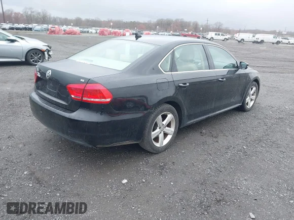 ✅ 2013 Volkswagen Passat SE • VIN: 1VWBP7A39DC122041 • Lot: 44676426. Wystawiony na IAAI z przebiegiem 166 874 mil. Bezpłatny archiwum sprzedaży aukcyjnych z USA i szczegółowy raport historii pojazdu na DreamBid. Zdjęcie 4.