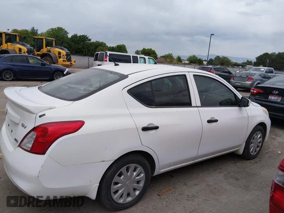 ✅ 2014 Nissan Versa SV • VIN: 3N1CN7AP9EK458397 • Лот: 45283487. Опубліковано раніше на IAAI з пробігом 171 517 миль. Безкоштовний доступ до архіву аукціонних продажів зі США та докладний звіт про історію автомобіля на DreamBid. Зображення 4.