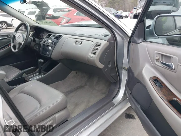 ✅ 2002 Honda Accord EX • VIN: 1HGCG16502A066581 • Lot: 44078329. Wystawiony na IAAI z przebiegiem 157 084 mil. Bezpłatny archiwum sprzedaży aukcyjnych z USA i szczegółowy raport historii pojazdu na DreamBid. Zdjęcie 5.