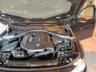 ✅ 2018 BMW 3 Series 340i • VIN: WBA8B3C53JK385112 • Lot: 91677595. Wystawiony na Copart z przebiegiem 75 696 mil. Bezpłatny archiwum sprzedaży aukcyjnych z USA i szczegółowy raport historii pojazdu na DreamBid. Zdjęcie 13.