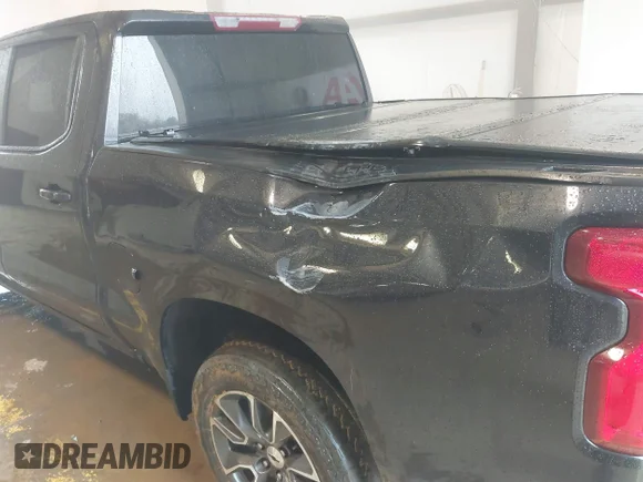 ✅ 2022 Chevrolet Silverado 1500 RST • VIN: 1GCUDEED3NZ610458 • Lot: 44486211. Wystawiony na IAAI z przebiegiem 126 mil. Bezpłatny archiwum sprzedaży aukcyjnych z USA i szczegółowy raport historii pojazdu na DreamBid. Zdjęcie 6.