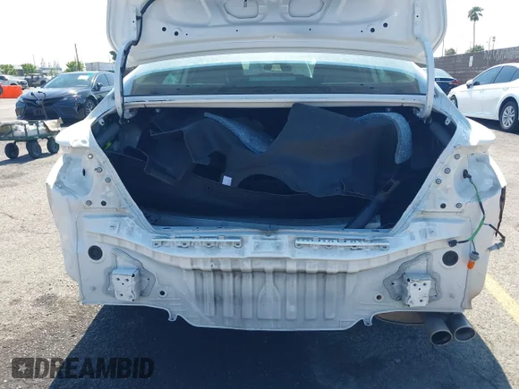 ✅ 2020 Toyota Camry SE • VIN: 4T1G11AK2LU923459 • Lot: 45084133. Wystawiony na IAAI z przebiegiem 78 217 mil. Bezpłatny archiwum sprzedaży aukcyjnych z USA i szczegółowy raport historii pojazdu na DreamBid. Zdjęcie 6.