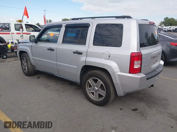 ✅ 2008 Jeep Patriot Sport • VIN: 1J8FF28W08D635939 • Lot: 44953147. Wystawiony na IAAI z przebiegiem 128 171 mil. Bezpłatny archiwum sprzedaży aukcyjnych z USA i szczegółowy raport historii pojazdu na DreamBid. Zdjęcie 3.