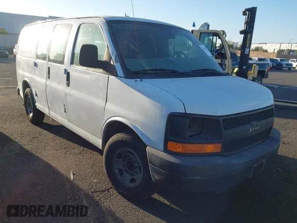 ✅ 2007 Chevrolet Express Cargo • VIN: 1GCGG25V271240391 • Lot: 45397855. Wystawiony na IAAI z przebiegiem Nie podano. Bezpłatny archiwum sprzedaży aukcyjnych z USA i szczegółowy raport historii pojazdu na DreamBid. Zdjęcie 1.
