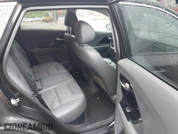 ✅ 2017 Kia Niro EX • VIN: KNDCC3LC2H5066656 • Лот: 42255198. Опубліковано раніше на IAAI з пробігом 137 093 миль. Безкоштовний доступ до архіву аукціонних продажів зі США та докладний звіт про історію автомобіля на DreamBid. Зображення 8.