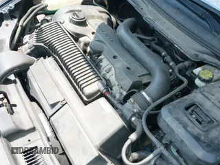 ✅ 2011 Volvo S40 • VIN: YV1672MS1B2546790 • Lot: 42772982. Listed on IAAI with 113,652 mi. Free auction sales archive from the USA and detailed vehicle history report at DreamBid. Image 12.