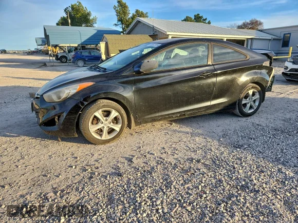 ✅ 2013 Hyundai Elantra GS • VIN: KMHDH6AE6DU016673 • Лот: 96967815. Опубликован ранее на Copart с пробегом 137 322 миль. Бесплатный доступ к архиву аукционных продаж из США и подробный отчёт об истории автомобиля на DreamBid. Изображение 1.