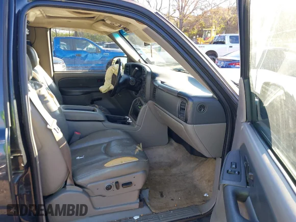✅ 2003 Chevrolet Suburban LT • VIN: 1GNEC16Z23J159956 • Lot: 40920994. Listed on IAAI with 255,603 mi. Free auction sales archive from the USA and detailed vehicle history report at DreamBid. Image 5.