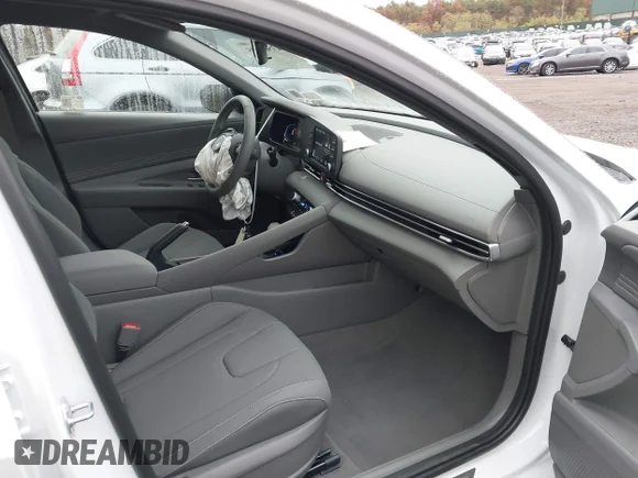 ✅ 2025 Hyundai Elantra SEL Sport • VIN: KMHLM4DG9SU061175 • Lot: 43565605. Wystawiony na IAAI z przebiegiem 542 mil. Bezpłatny archiwum sprzedaży aukcyjnych z USA i szczegółowy raport historii pojazdu na DreamBid. Zdjęcie 5.