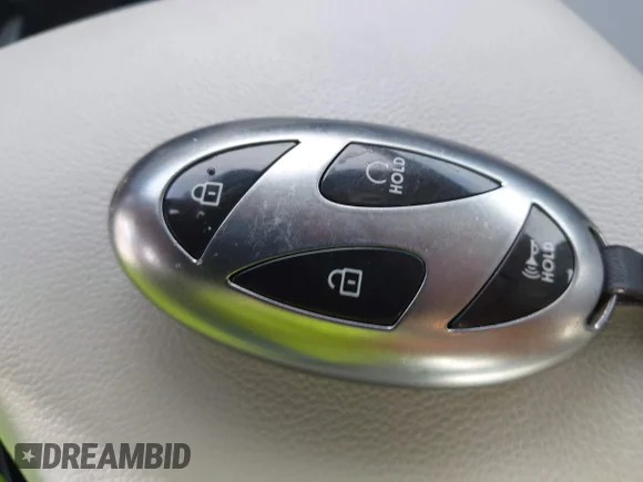 ✅ 2024 Hyundai Elantra Limited • VIN: KMHLP4DG1RU662047 • Lot: 45167147. Wystawiony na IAAI z przebiegiem 25 587 mil. Bezpłatny archiwum sprzedaży aukcyjnych z USA i szczegółowy raport historii pojazdu na DreamBid. Zdjęcie 11.