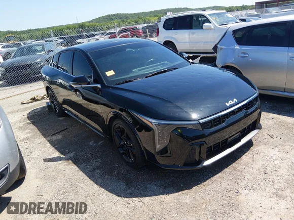 ✅ 2025 Kia K4 GT-Line Turbo • VIN: 3KPFW4DC2SE110658 • Лот: 45215472. Опубліковано раніше на IAAI з пробігом 13 728 миль. Безкоштовний доступ до архіву аукціонних продажів зі США та докладний звіт про історію автомобіля на DreamBid. Зображення 1.
