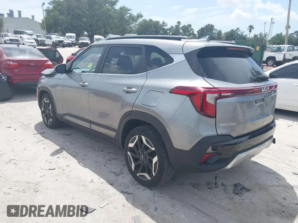 ✅ 2024 Kia Seltos SX • VIN: KNDETCA73R7510759 • Lot: 42788937. Wystawiony na IAAI z przebiegiem 35 005 mil. Bezpłatny archiwum sprzedaży aukcyjnych z USA i szczegółowy raport historii pojazdu na DreamBid. Zdjęcie 3.