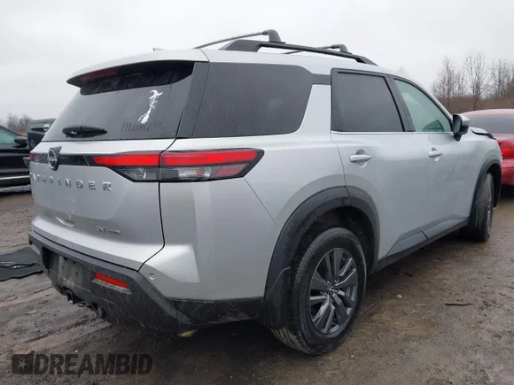 ✅ 2022 Nissan Pathfinder SV • VIN: 5N1DR3BD1NC207572 • Лот: 44753496. Опубліковано раніше на IAAI з пробігом 52 181 миль. Безкоштовний доступ до архіву аукціонних продажів зі США та докладний звіт про історію автомобіля на DreamBid. Зображення 4.