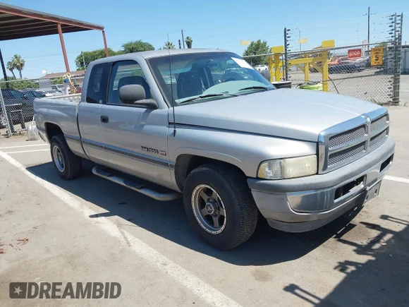 ✅ 1998 Dodge 1500 • VIN: 1B7HC13Y1WJ198303 • Лот: 45234461. Опубліковано раніше на IAAI з пробігом 335 780 миль. Безкоштовний доступ до архіву аукціонних продажів зі США та докладний звіт про історію автомобіля на DreamBid. Зображення 1.