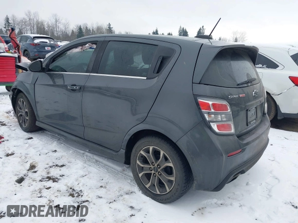 ✅ 2018 Chevrolet Sonic LT • VIN: 1G1JD6SB4J4106822 • Lot: 41591103. Wystawiony na IAAI z przebiegiem 74 497 mil. Bezpłatny archiwum sprzedaży aukcyjnych z USA i szczegółowy raport historii pojazdu na DreamBid. Zdjęcie 3.