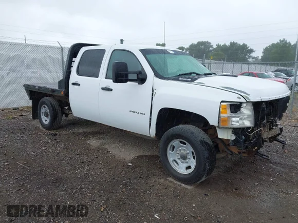 ✅ 2011 Chevrolet Silverado 2500HD Work Truck • VIN: 1GC1KVCG2BF231132 • Лот: 42724828. Опубліковано раніше на IAAI з пробігом 256 472 миль. Безкоштовний доступ до архіву аукціонних продажів зі США та докладний звіт про історію автомобіля на DreamBid. Зображення 1.