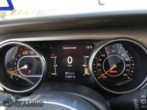✅ 2020 Jeep Wrangler Unlimited Sahara • VIN: 1C4HJXENXLW214654 • Lot: 44899161. Wystawiony na IAAI z przebiegiem 114 531 mil. Bezpłatny archiwum sprzedaży aukcyjnych z USA i szczegółowy raport historii pojazdu na DreamBid. Zdjęcie 7.